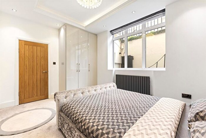 2 Bedroom Flat For Sale In Gloucester Street, SW1V