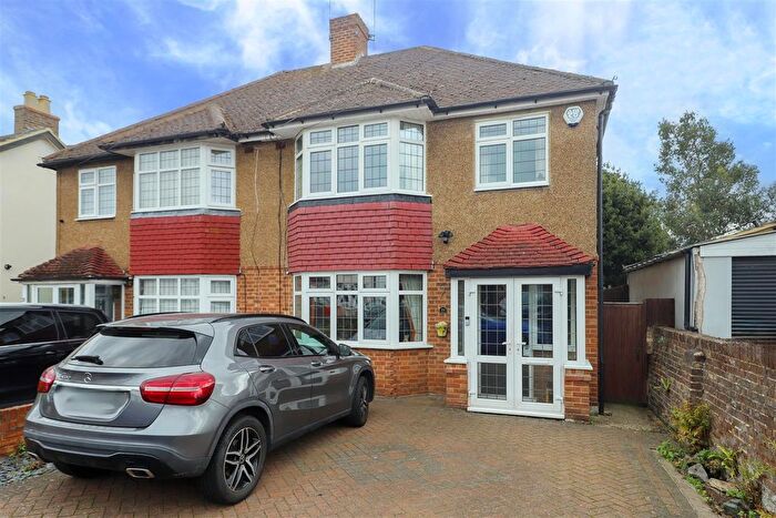 3 Bedroom Semi-detached House For Sale In Newtown Road, Denham, UB9