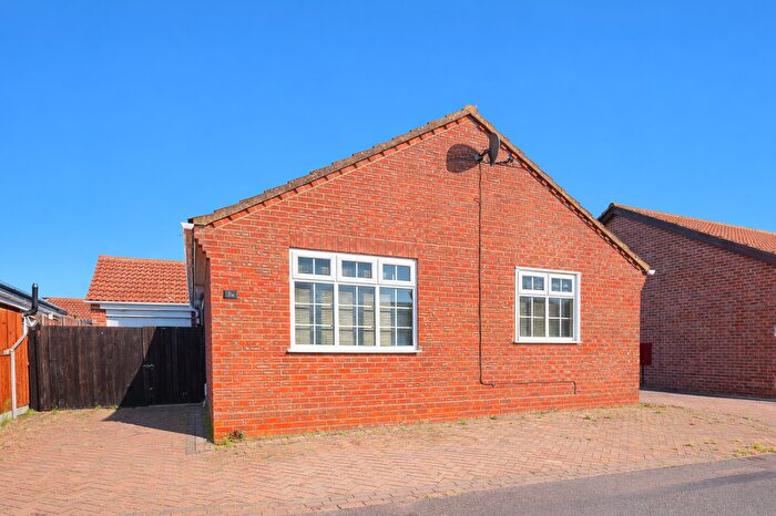 3 Bedroom Detached Bungalow For Sale In Hobart Way, Oulton, Lowestoft, NR32