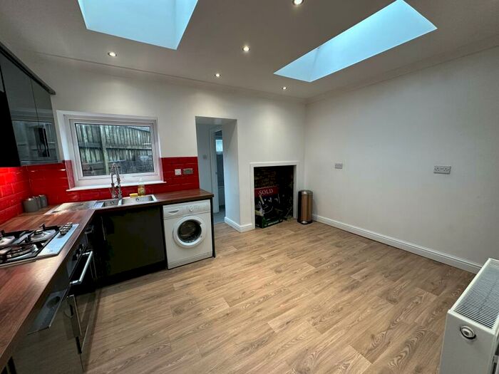 2 Bedroom House To Rent In Crymlun Street, Port Tennant, SA1