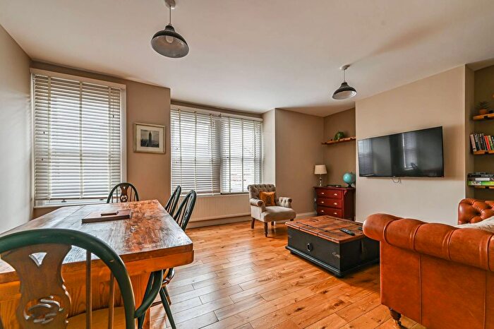 3 Bedroom Maisonette To Rent In Aldis Street, Tooting Broadway, London, SW17