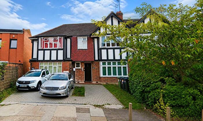 12 Bedroom House Of Multiple Occupation For Sale In F Park Drive, North Harrow, Harrow, Middlesex, HA2