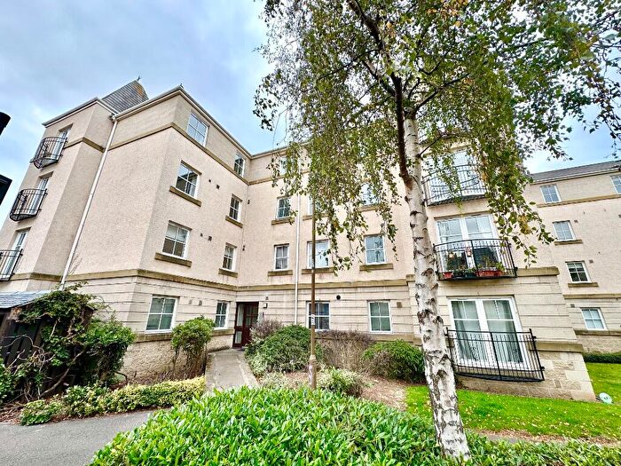 2 Bedroom Flat To Rent In Huntingdon Place, Bonnington, Edinburgh, EH7