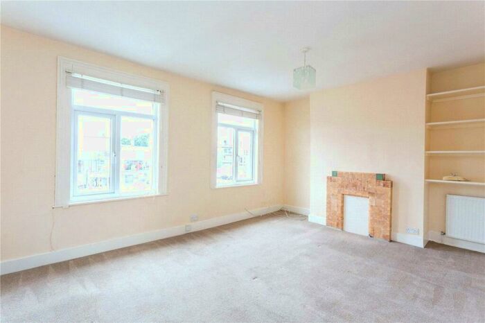 Studio To Rent In Park Road, Crouch End, London, N8