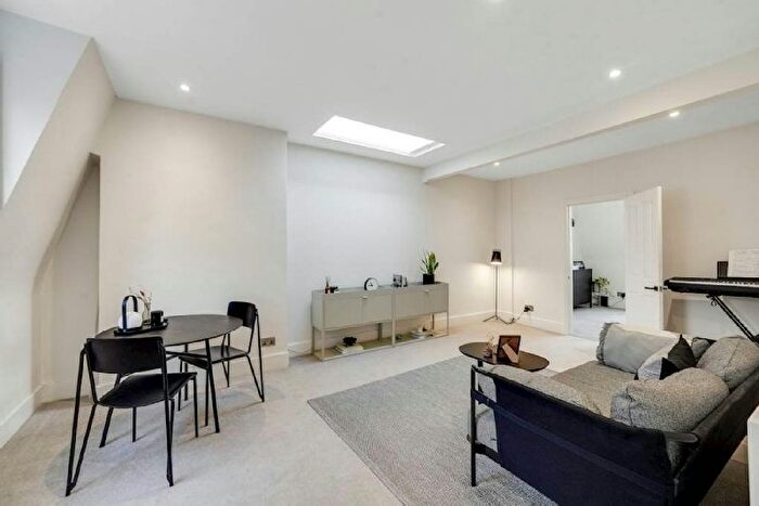 1 Bedroom Flat For Sale In Whitehall Park, London, N19