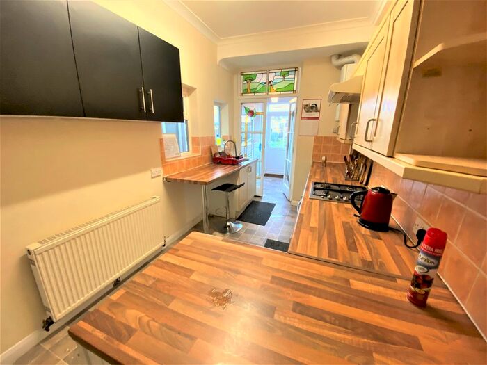 4 Bedroom Terraced House To Rent In Breamore Rd, Seven Kings IG3