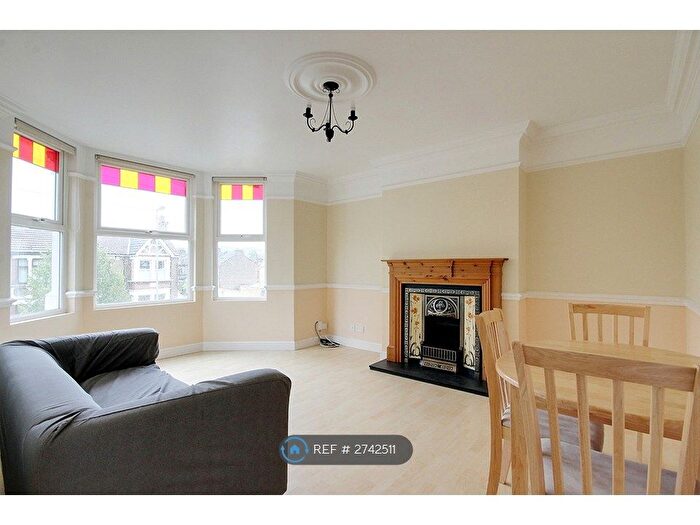 2 Bedroom Flat To Rent In Hale End Road, London, E4