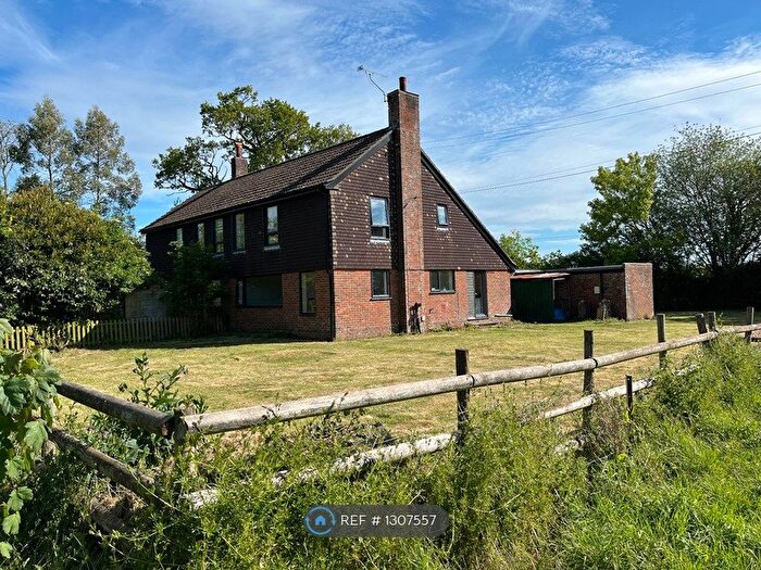 3 Bedroom Semi-Detached House To Rent In Park View, Andover, SP11