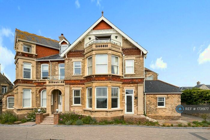 3 Bedroom Flat To Rent In Massandra Court, Weymouth, DT4