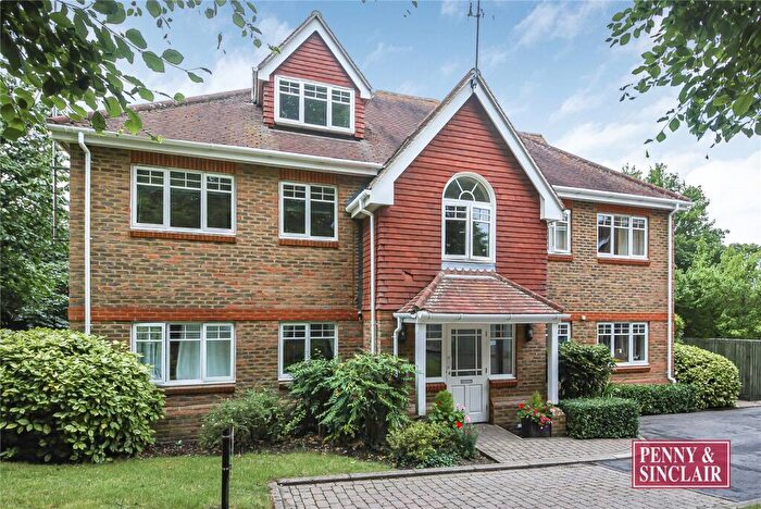 3 Bedroom Apartment To Rent In Hobbs End, RG9