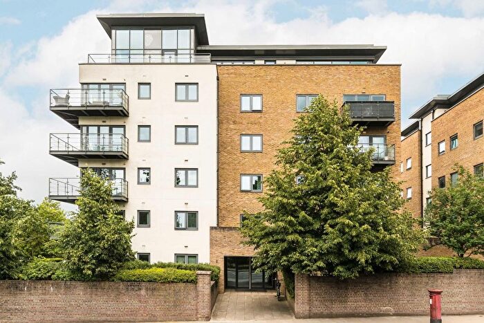 2 Bedroom Bungalow To Rent In Roehampton Lane, Barnes, SW15