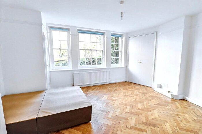 Apartment To Rent In North Hill Court, Highgate, London, N6