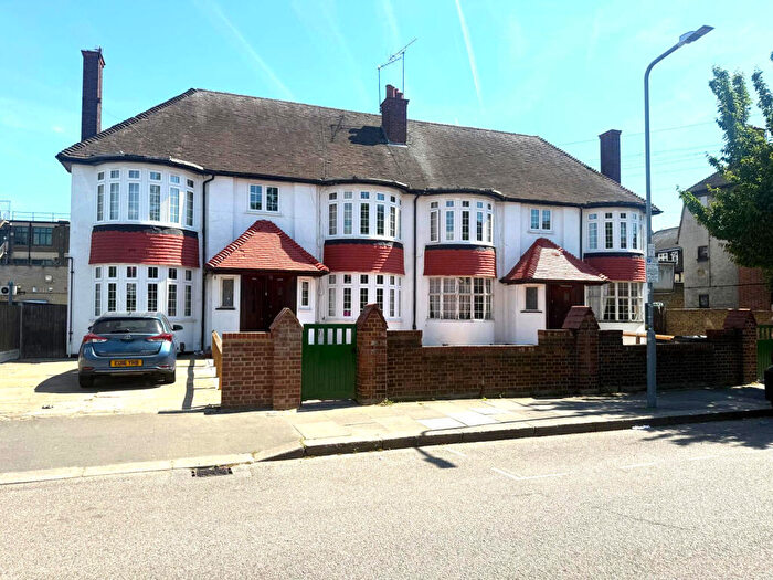 2 Bedroom Flat To Rent In Mansfield Road, Ilford, IG1