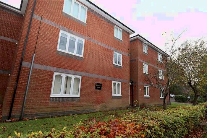 2 Bedroom Flat To Rent In Keats Drive, Macclesfield, SK10