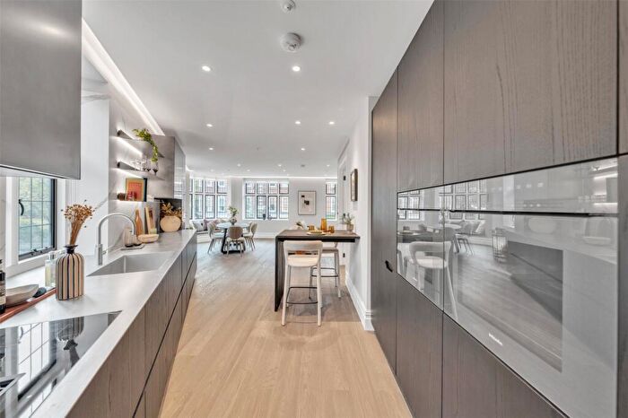 4 Bedroom Maisonette To Rent In St. John's Wood High Street, St. John's Wood, NW8