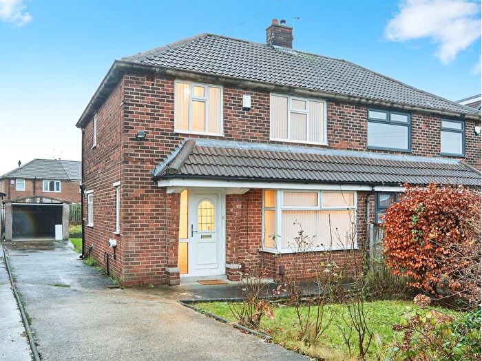 3 Bedroom Semi Detached House For Sale In Peckover Drive, Pudsey, LS28