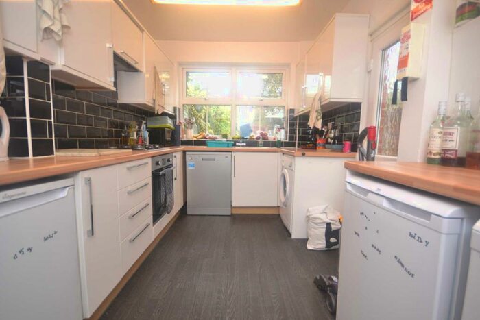 5 Bedroom Terraced House To Rent In Swainstone Road, Reading, RG2