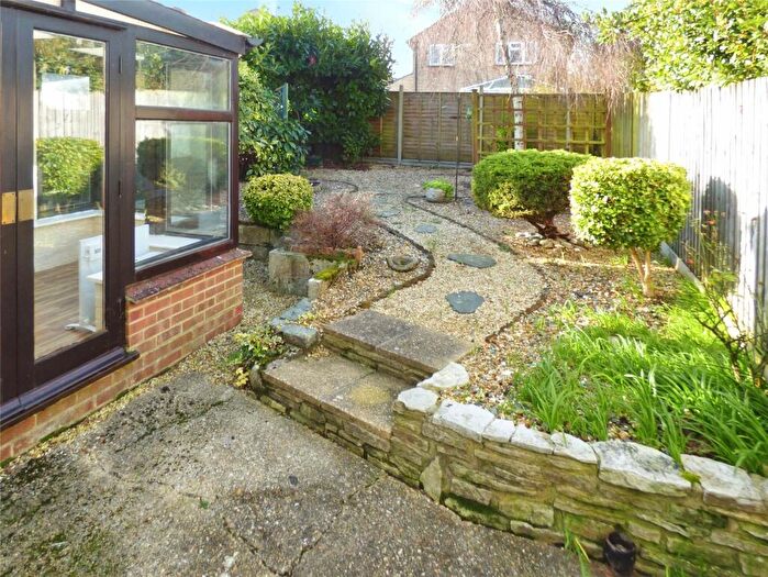 2 Bedroom Semi-Detached House For Sale In Medlar Close, Hedge End, Southampton, SO30