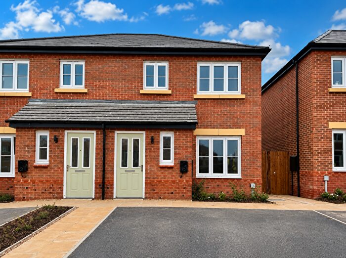 3 Bedroom House To Rent In Chaucer Road, Crewe, CW1