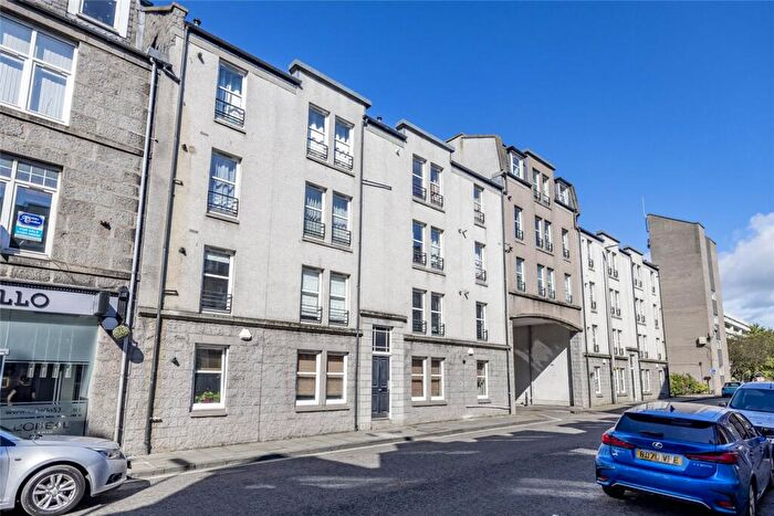 2 Bedroom Flat To Rent In Chapel Street, Aberdeen, AB10