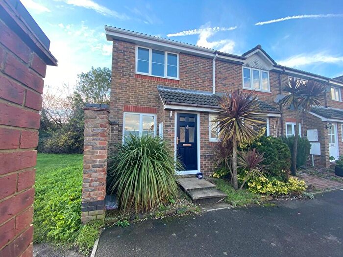 2 Bedroom End Of Terrace House To Rent In Sampan Close, Warsash, SO31