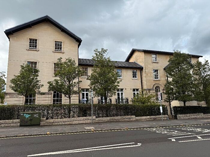 2 Bedroom Apartment To Rent In Kings Road, Reading, Berkshire, RG1