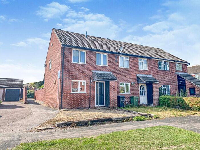 3 Bedroom Town House For Sale In Knipton Drive, Loughborough, LE11
