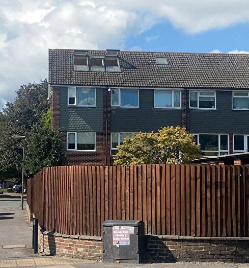 2 Bedroom Flat To Rent In Staines Road East, Sunbury, TW16