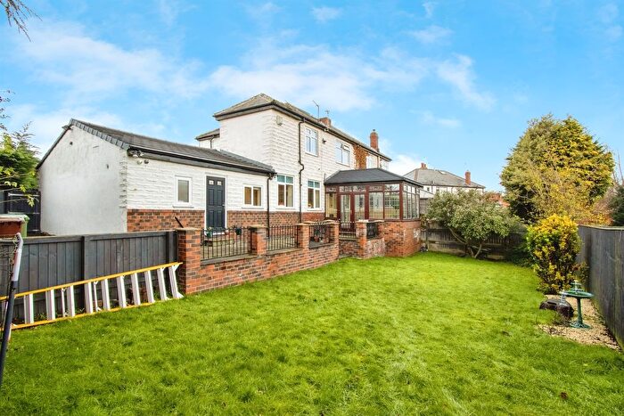 4 Bedroom Semi-Detached House For Sale In Broadway, Leeds, LS15