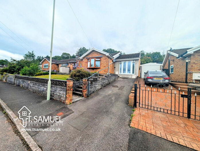 4 Bedroom Semi-Detached Bungalow For Sale In Springfield Drive, Abercynon, CF45