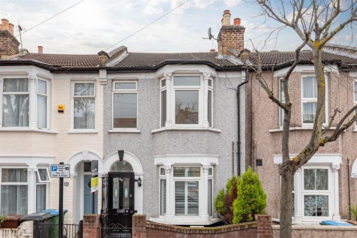 2 Bedroom Terraced House To Rent In Acacia Road, Walthamstow, E17