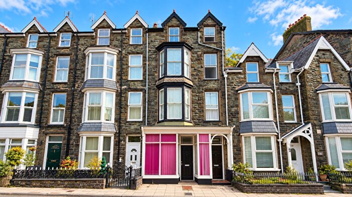 6 Bedroom Terraced House For Sale In King Edward Street, Barmouth, LL42