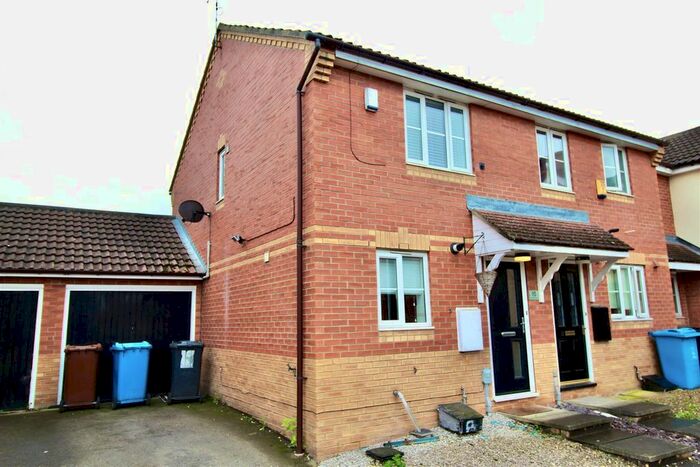 2 Bedroom End Of Terrace House To Rent In Findon Close, Kingswood, Hull, HU7