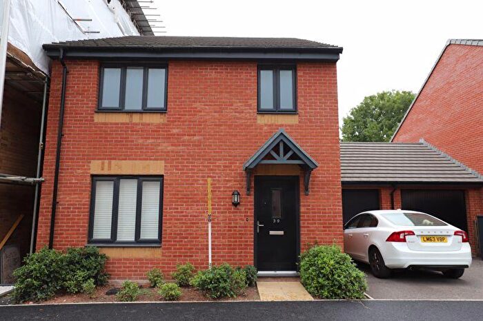 4 Bedroom Detached House To Rent In Viking Grove, Exeter, EX1