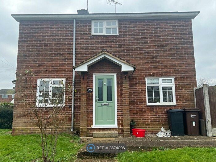 2 Bedroom End Of Terrace House To Rent In Willingale Close, Brentwood, CM13