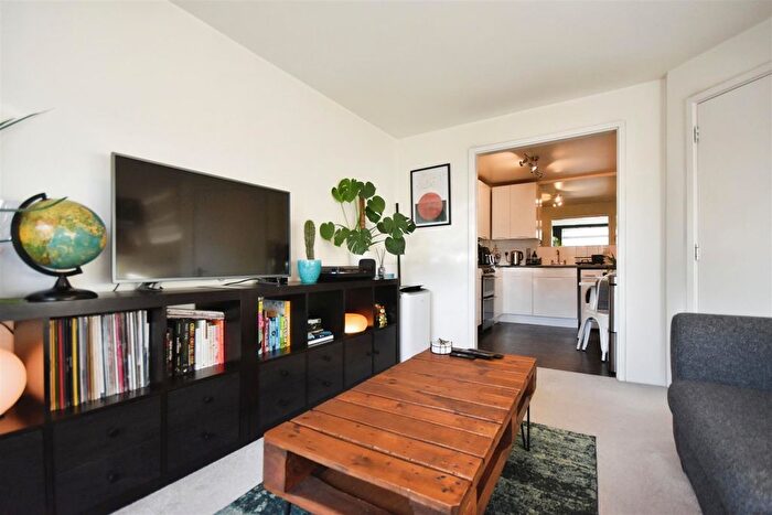 1 Bedroom Flat For Sale In Booth House, High Street, Brentford, TW8