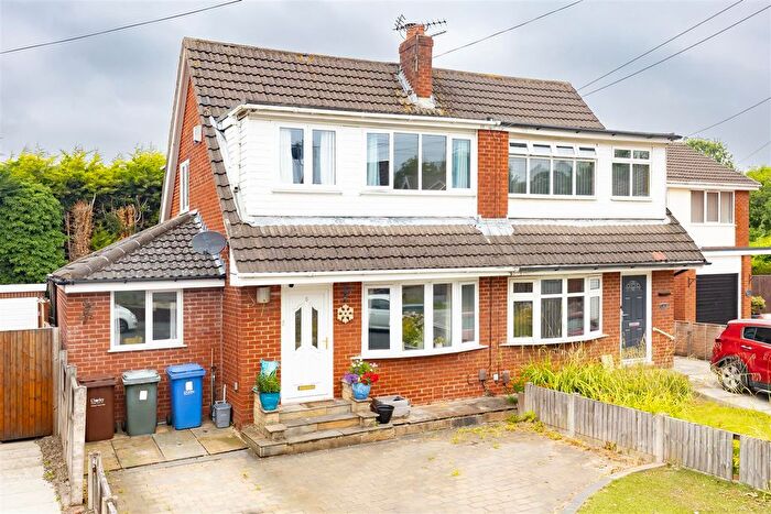 3 Bedroom Semi-Detached House For Sale In Furness Close, Chorley, PR7