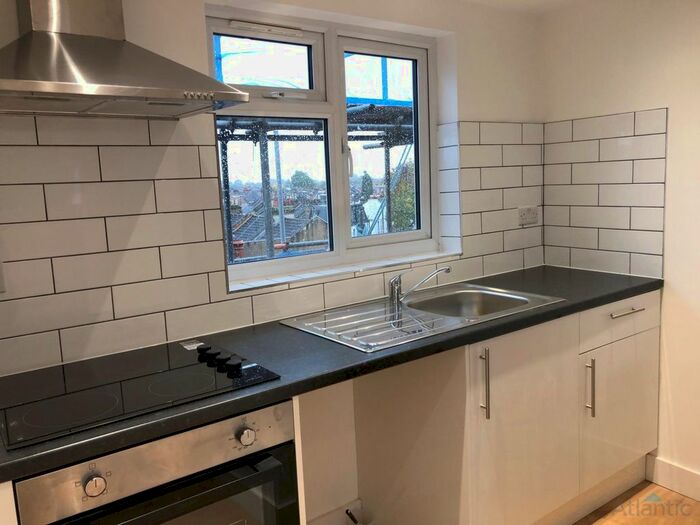 Studio To Rent In High Road Leyton, London, E10