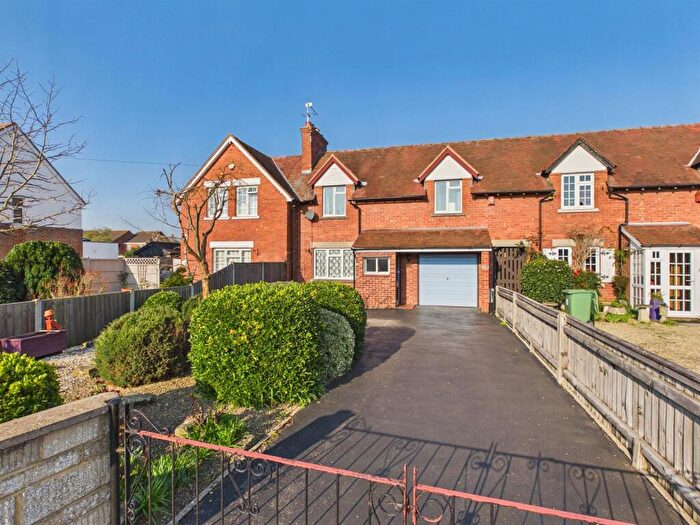 3 Bedroom Terraced House For Sale In Innsworth Lane, Longlevens, Gloucester, GL2