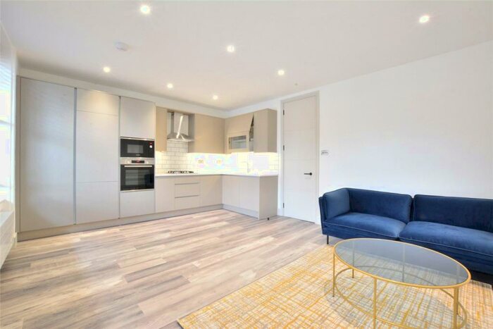 2 Bedroom Apartment To Rent In Bennett Park, London, SE3