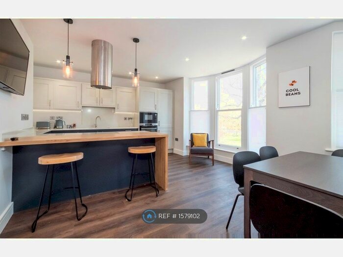 2 Bedroom Flat To Rent In The Old Hotel, York, YO30