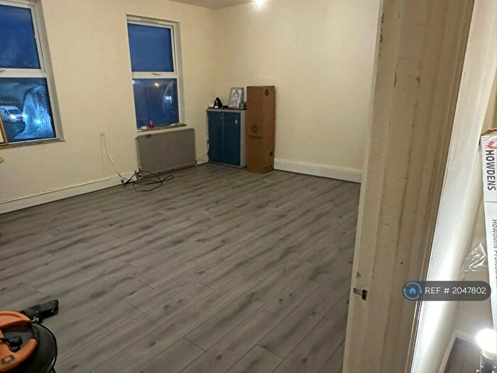 1 Bedroom Flat To Rent In Victoria Square, Worksop, S80