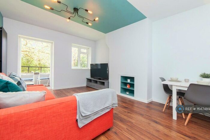 2 Bedroom Flat To Rent In Tyrell House, Beckenham, BR3