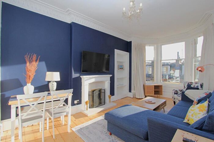 1 Bedroom Flat To Rent In Raeburn Place, Stockbridge, Edinburgh, EH4