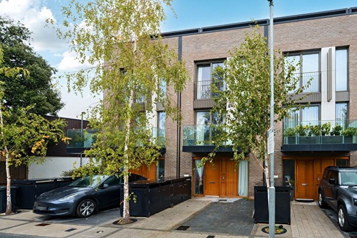 5 Bedroom Terraced House For Sale In Bourke Close, London, SW4