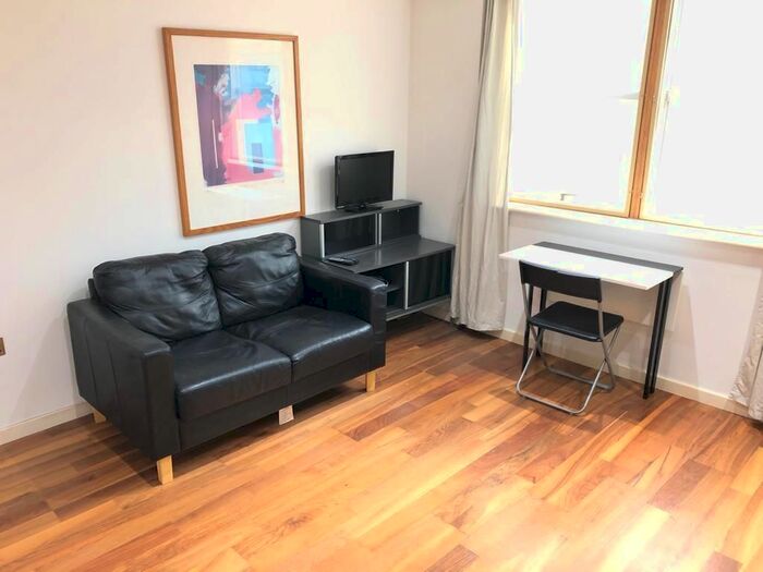 Studio To Rent In Capital Quarter, West Point, Wellington Street, Leeds, LS1