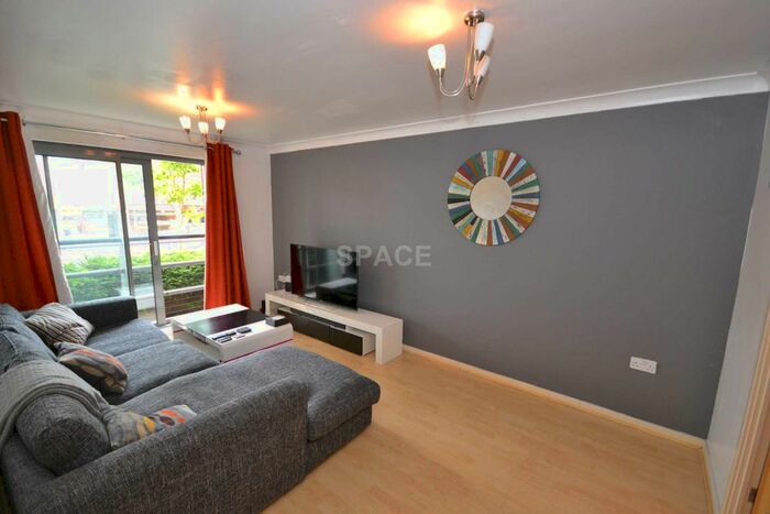 1 Bedroom Flat To Rent In Jubilee Square, Reading, Berkshire, RG1