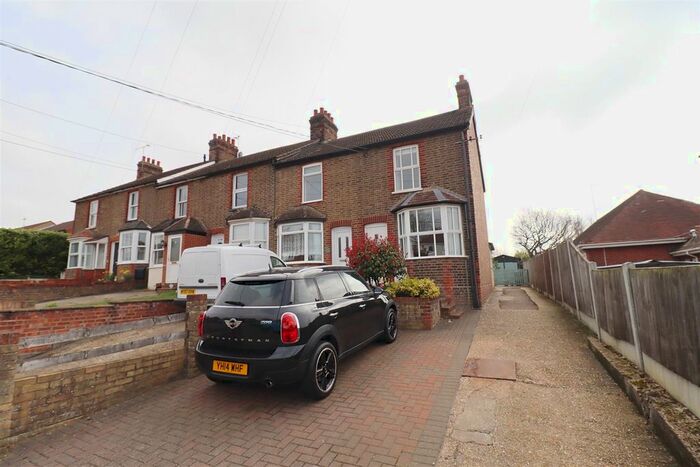 2 Bedroom End Of Terrace House To Rent In Chapel Hill, CM7