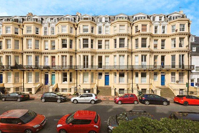 2 Bedroom Flat To Rent In Queens Gardens, Eastbourne, BN21