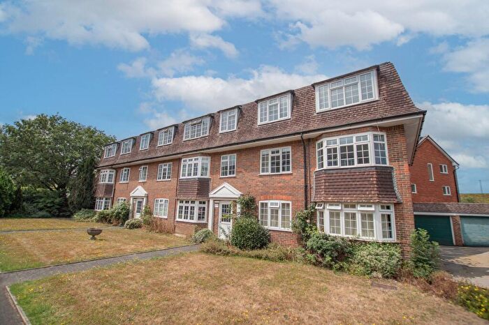 3 Bedroom Flat For Sale In Grosvenor Court, Guildford, GU4